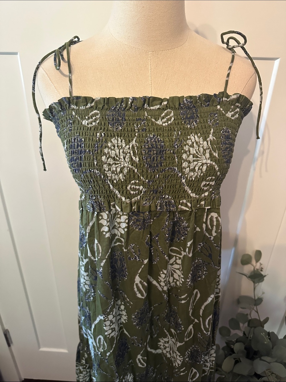 Zara Olive tiers Tie-Shoulder smocked Maxi Navy White floral 100% cotton M dress - Picture 5 of 15
